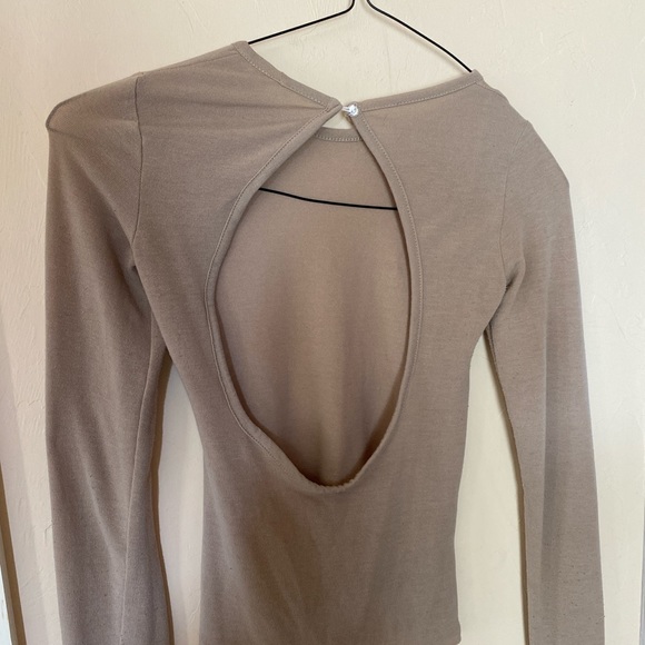 Style Addict Backless Top - Picture 3 of 5